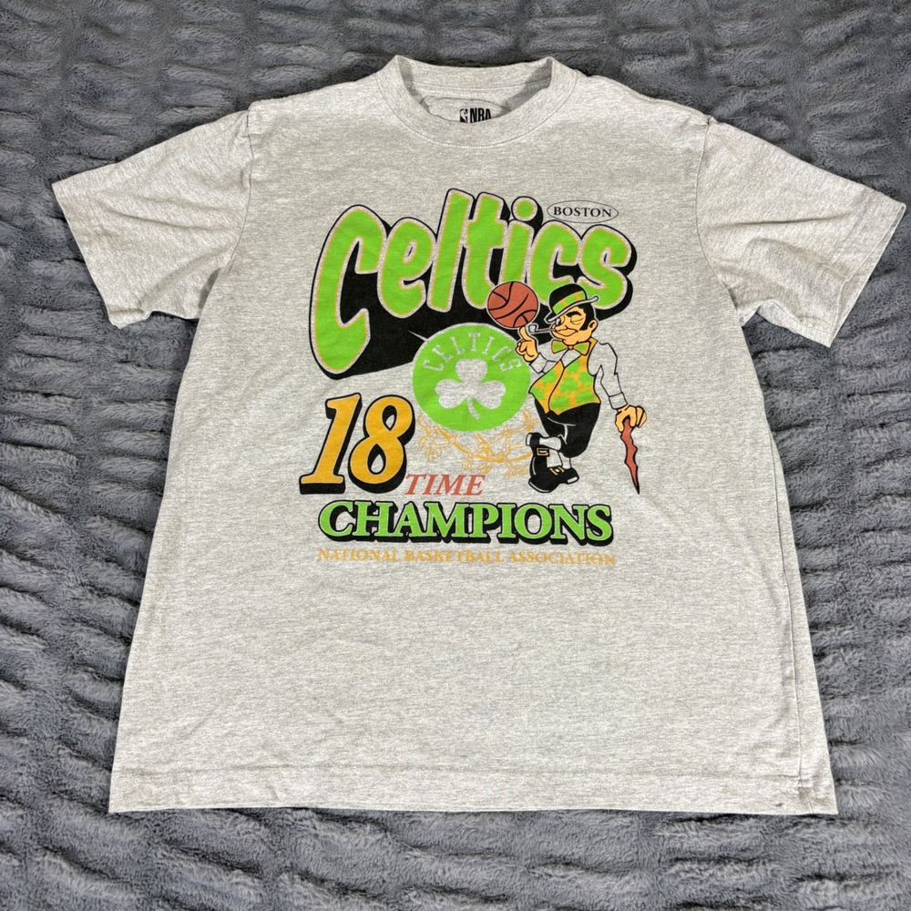 NBA‎ Boston Celtics 18 Time Champions T Shirt Mens Small Gray Lucky Leprechaun
